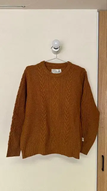 그린 스탠다드 오브 어스 케이블 니트 브라운 스웨터