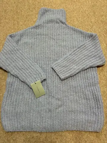 PRIORITY 터틀넥 니트 택 포함 새상품