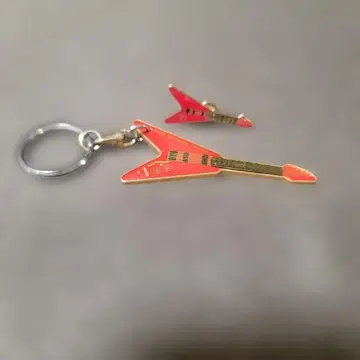 THE ALFEE 타카미자와 씨 키링과 핀 배지 2점