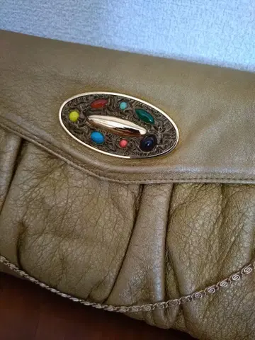 하마노 골드 가죽 클러치백 스톤 장식