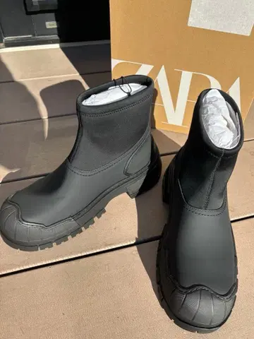 ZARA 블랙 사이드 고어 부츠