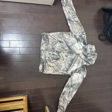 리얼트리 후드티