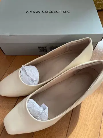 VIVIAN COLLECTION / 아이보리 펌프스