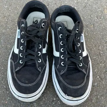 VANS 블랙 스니커즈