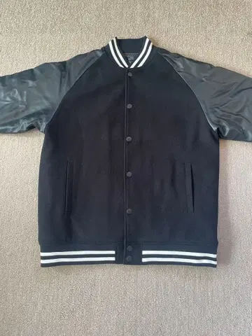 URBAN RESEARCH 블랙 바시티 자켓