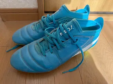 푸마 원 축구 스파이크