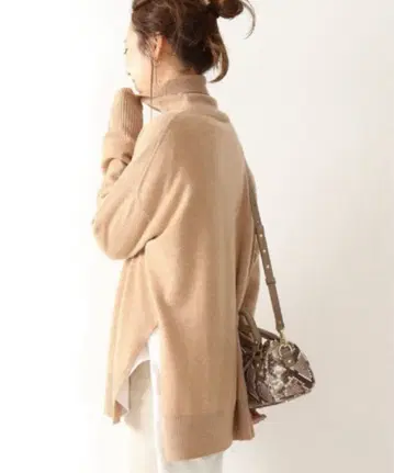 Spick & Span 퓨어 캐시미어 터틀 풀오버 카멜 베이지