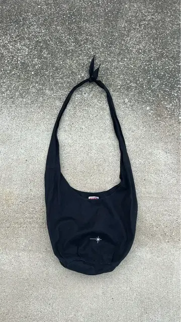 블랙 핸들 포함 숄더백
