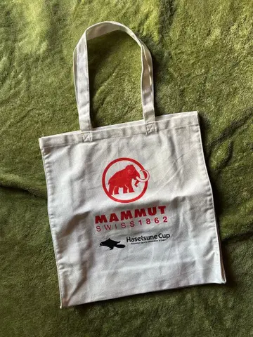 하세츠네 x 마무트 콜라보 미니 토트백 & 피니셔즈 T셔츠 M