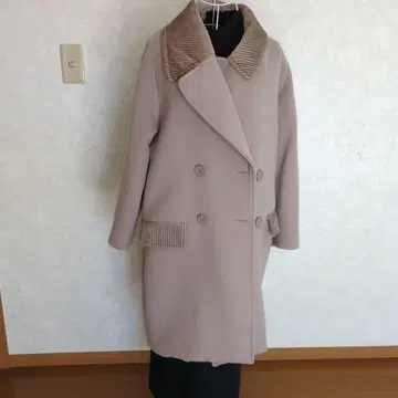 베이지 더블 브레스트 롱 코트