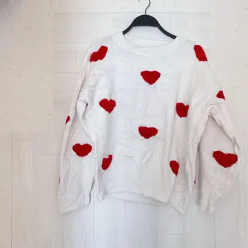 하트 무늬 니트 스웨터 [M]