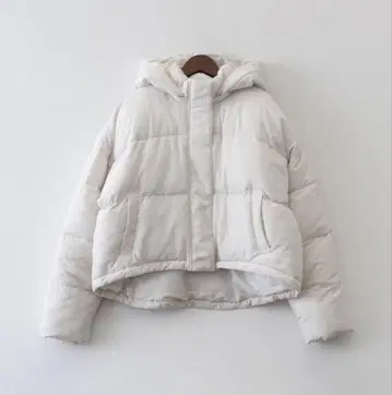 화이트 후드 부착 크롭 다운 자켓