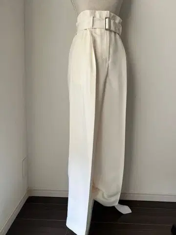 비팅하트 아이보리 하이웨스트 팬츠