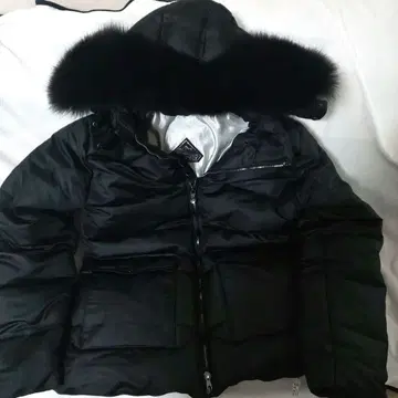 PYRENEX 블랙 다운 자켓 퍼 포함