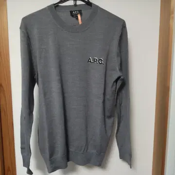 레어템 미사용에 가까운 APC 니트