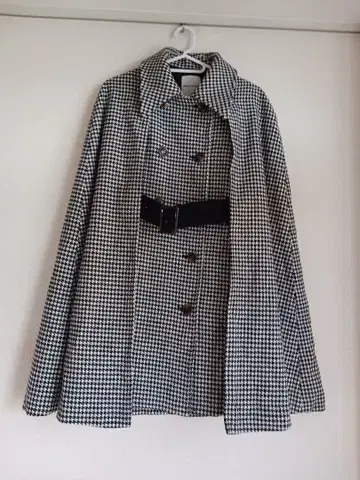 케이프 포함 슬리브리스 미니 원피스