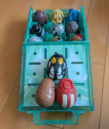 울트라 에그 12개 + 보관 케이스 레어 에그 피그몬 카네곤 포함