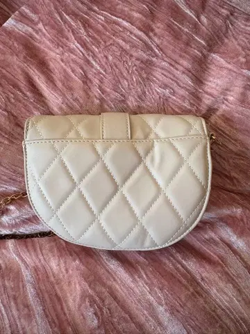 Chico 크림색 퀼팅 숄더백