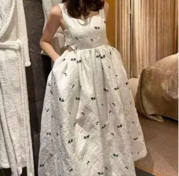 bibiy B. COSMOS DRESS 고급 자수 op 당일 발송