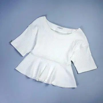 새상품급 엠마 테일러 니트 리브 저지 페플럼 풀오버 화이트 F*LD472