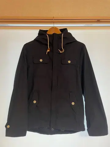 SILAS 사이러스 네이비 후드 부착 마운틴 후드티