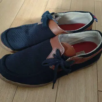 뫼비우스 네이비/브라운 캐주얼 스니커즈