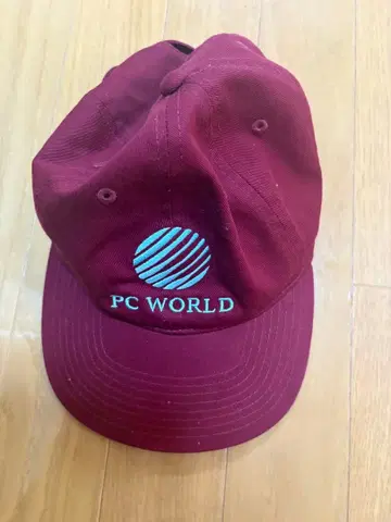 PC WORLD 로고 캡 버건디