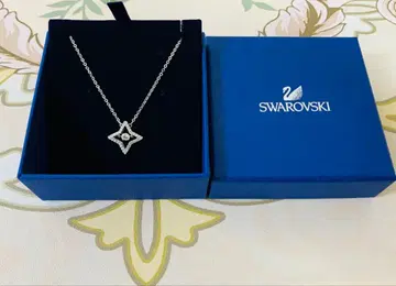 거의 새상품 스와로브스키 Swarovski 별 펜던트