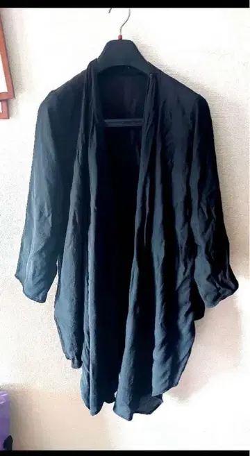 주름 가공 드레이프 가디건 NOID