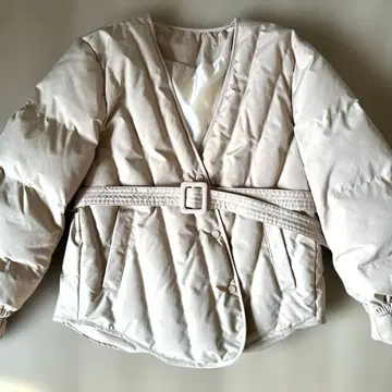 [ 새상품급 ] 에이미로우 벨트 포함 블루종 다운 페더