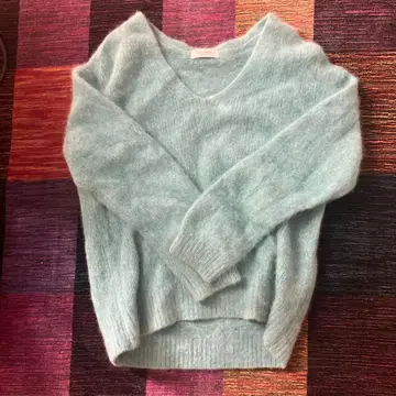 BEAUTY&YOUTH 스카이블루 V넥 스웨터