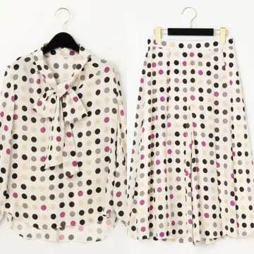 미사용 새상품 그레이스 콘티넨탈 멀티 도트 셋업 36