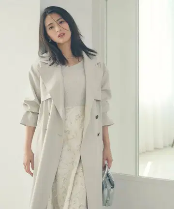 베이지 트렌치코트 허리 리본 포함