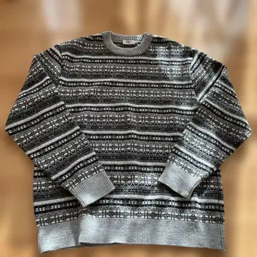 새상품 미사용 gim 그레이 계열 기하학 패턴 L 사이즈 니트
