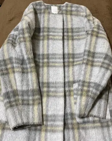 울 100% 그레이 계열 체크 롱 코트