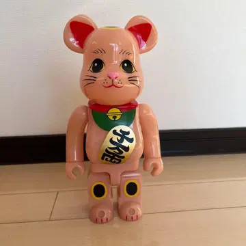 마네키네코 베어브릭 400%