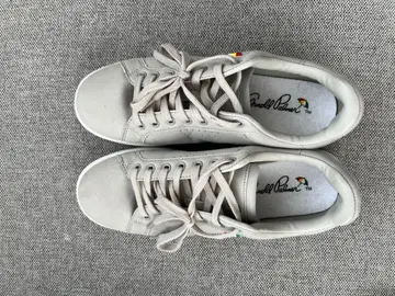 그레이 스니커즈