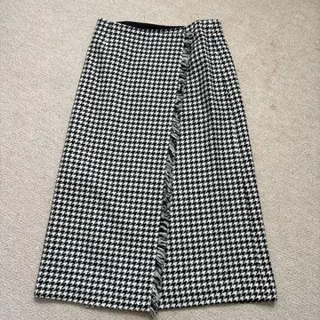 23구 화이트 블랙 하운드 투스 타이트 스커트