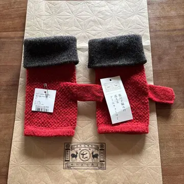 나카가와 마사시치 상점 빨간색과 그레이 색상의 니트 핑거리스 장갑