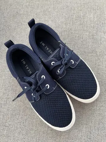 네이비 로우컷 스니커즈 24.0cm