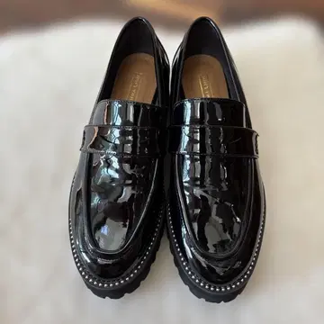 게재 1/5까지 GEMMA LINN 블랙 로퍼