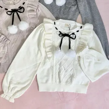 evelyn 퍼 리본 프릴 니트 화이트 상의