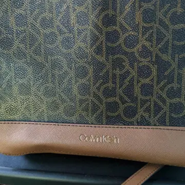 Calvin Klein 숄더백 브라운/블랙