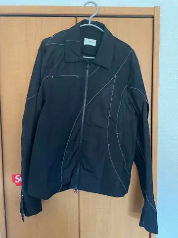 블랙라인 디자인 자켓