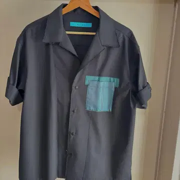 MUSE TURQUOISE LABEL 멀티 샤크 숏 슬리브 셔츠