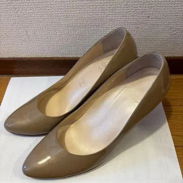 리즈라피네 23cm 펌프스 힐 베이지