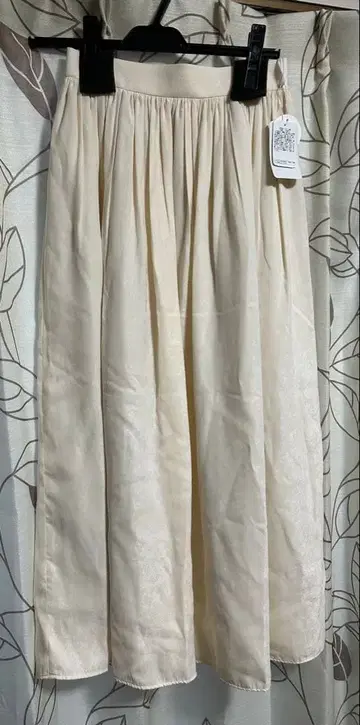 스트로베리 필드 롱 스커트