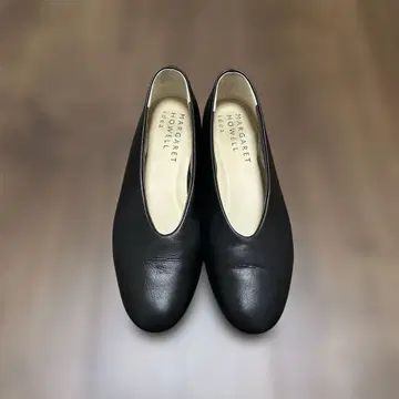 MARGARET HOWELL 블랙 플랫슈즈