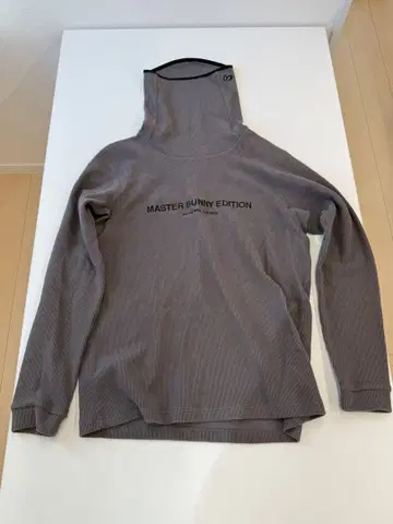 MASTER BUNNY EDITION 그레이 트레이닝복 사이즈 7