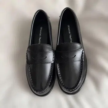 오리엔탈 트래픽 블랙 로퍼